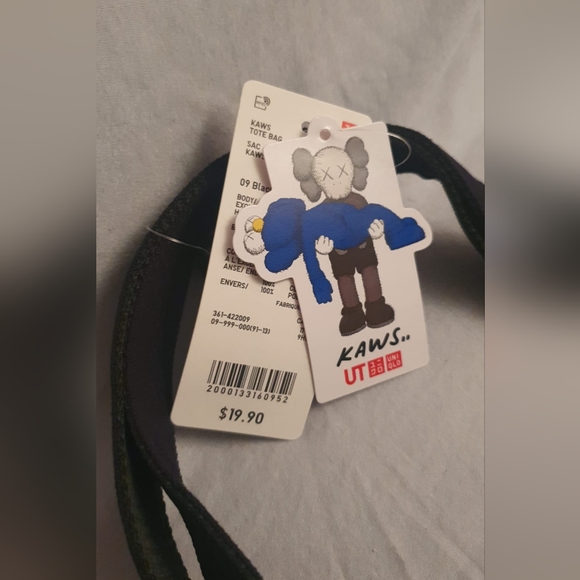 KAWS x Uniqlo Hands Tote Bag Color: BlackNWT - Picture 2 of 4